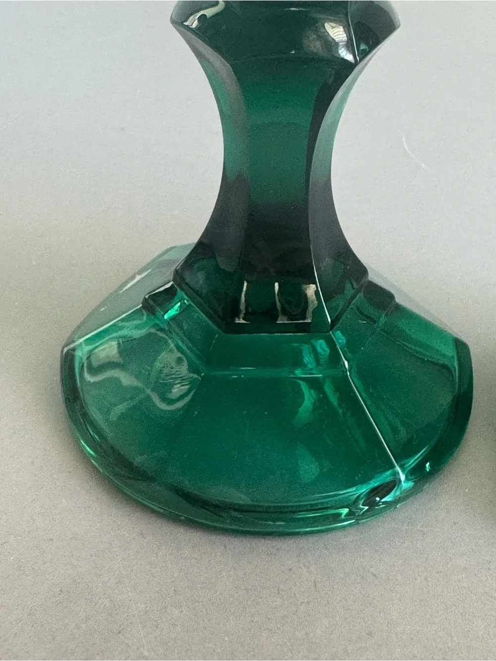 N/A elegant emerald